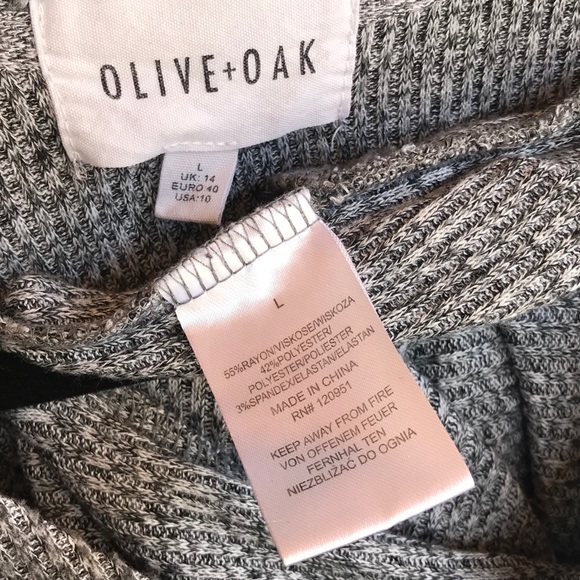 Olive & Oak crossover faux wrap sz LRG - Picture 8 of 10